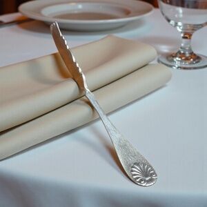 Vintage Silverplate Wm. Rogers master Butter Knife with Twist handle 1890 Shell